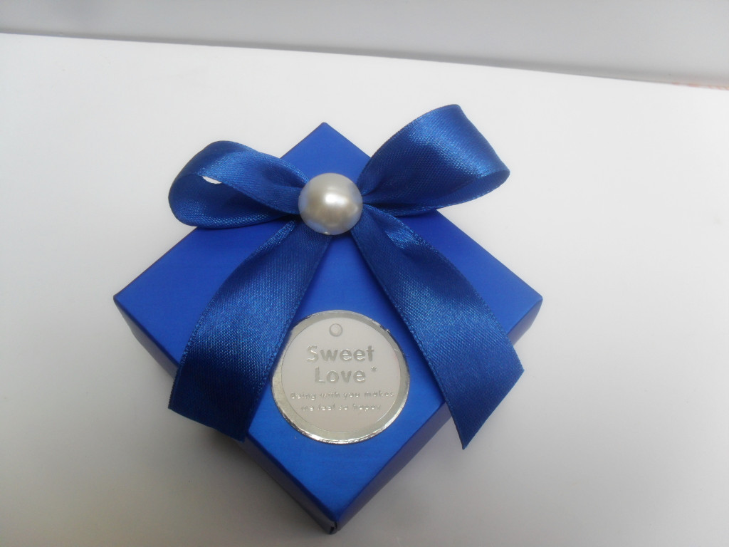 藍(lán)色包裝盒圖片-廣州駿業(yè)包裝實業(yè)有限公司 藍(lán)色包裝盒圖片