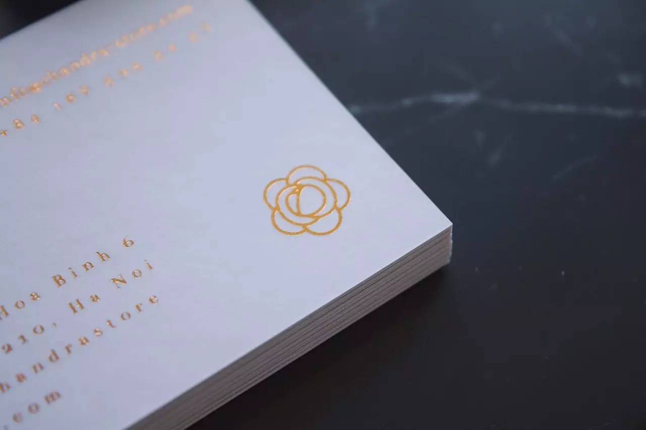 商標(biāo)吊牌廠家-廣州駿業(yè)包裝實(shí)業(yè)有限公司 商標(biāo)吊牌廠家