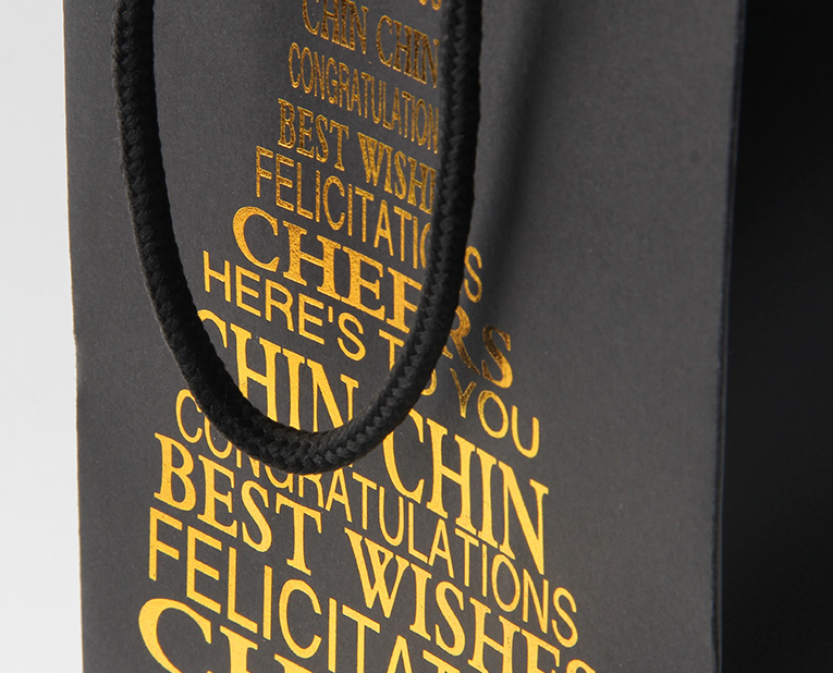 黑卡紙紙袋廠(chǎng)家告訴你黑卡紙的作用