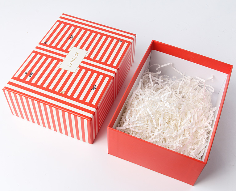 內(nèi)衣包裝訂做時紙張壓痕和線痕的組成因素 內(nèi)衣包裝訂做時紙張壓痕和線痕的組成因素