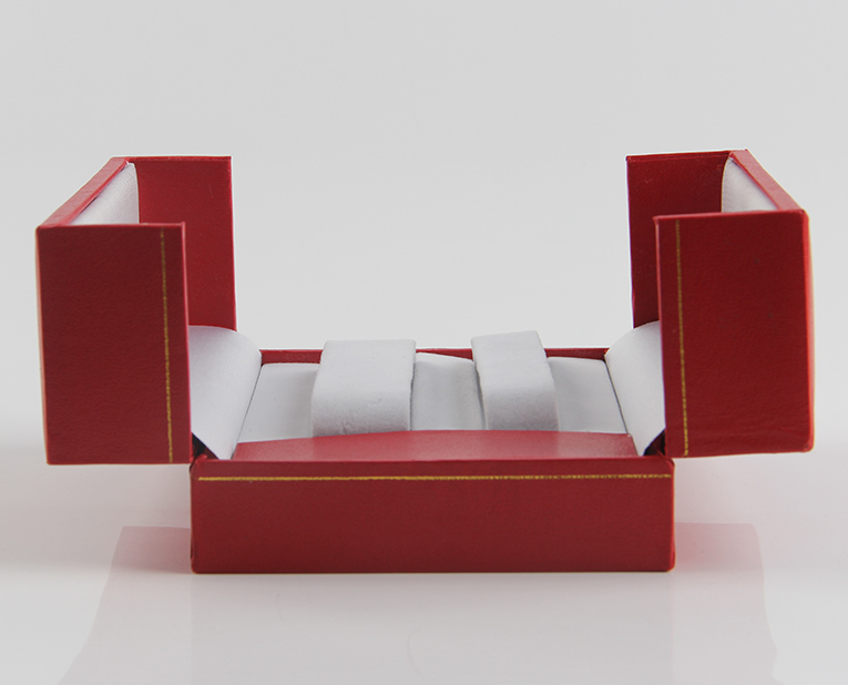 你的盒子油墨脫粉？看看手表包裝盒生產(chǎn)廠家是怎么解決的吧