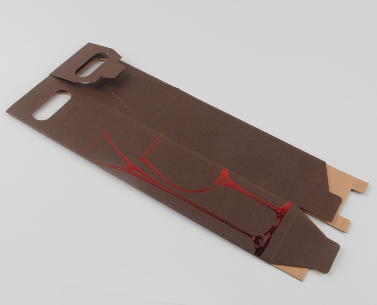 紅酒包裝盒生產(chǎn)廠家的膠輥是怎么避免擠壓性損耗的？