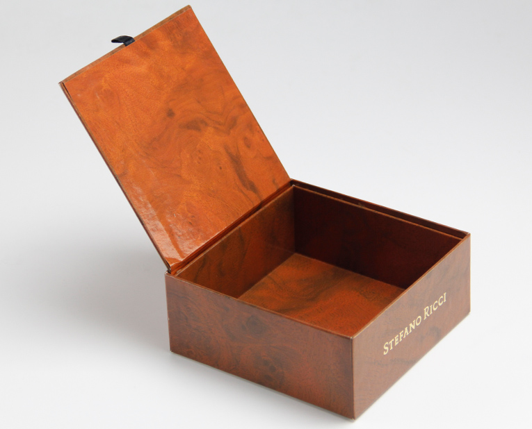 擔心定制的手環(huán)盒不能如期，被色帶不齊拖累？廠家需要這樣做！