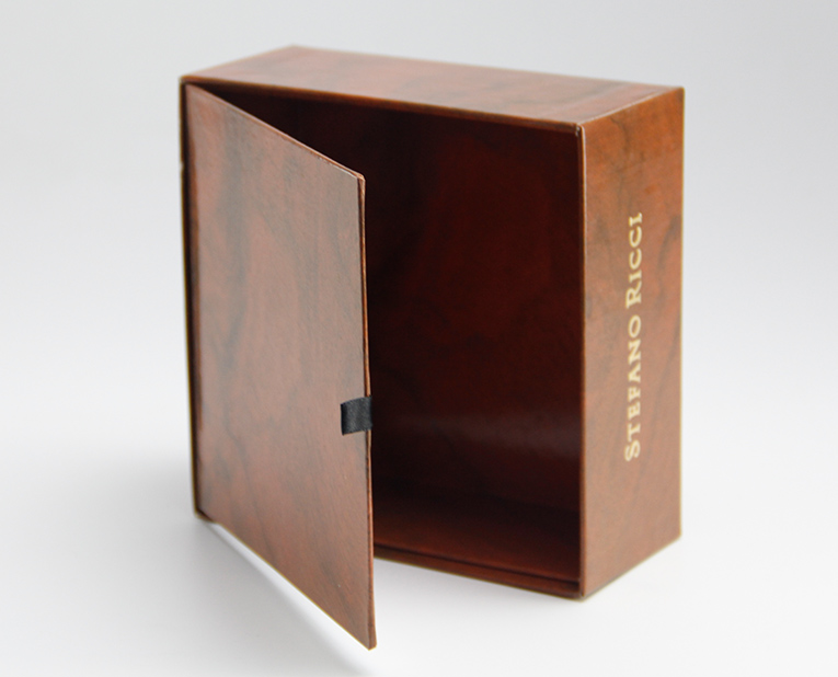 擔心定制的手環(huán)盒不能如期，被色帶不齊拖累？廠家需要這樣做！