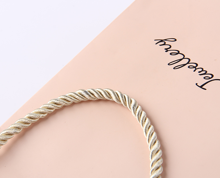 化妝品紙袋覆膜脫落？因?yàn)楣S忘記了這兩點(diǎn)