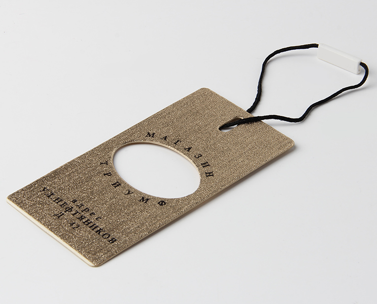 做服裝吊牌的工廠師傅們?cè)趺礃优袛嘟z印的亮澤？