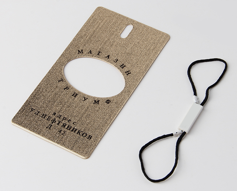 做服裝吊牌的工廠師傅們?cè)趺礃优袛嘟z印的亮澤？