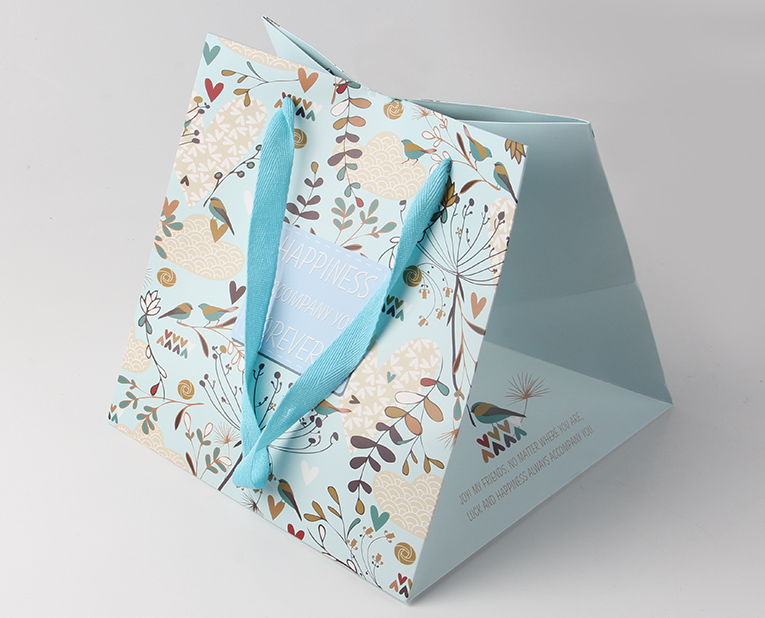 抗凍光油，讓化妝品禮品袋廠在冬天也能換發(fā)光彩