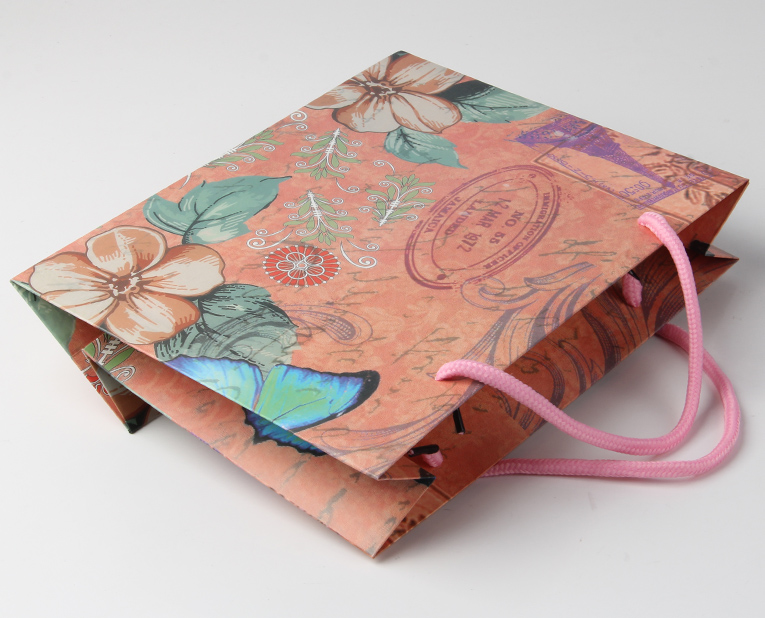 發(fā)改委實錘塑料垃圾，對化妝品禮品袋工廠來說，紙質(zhì)將取代