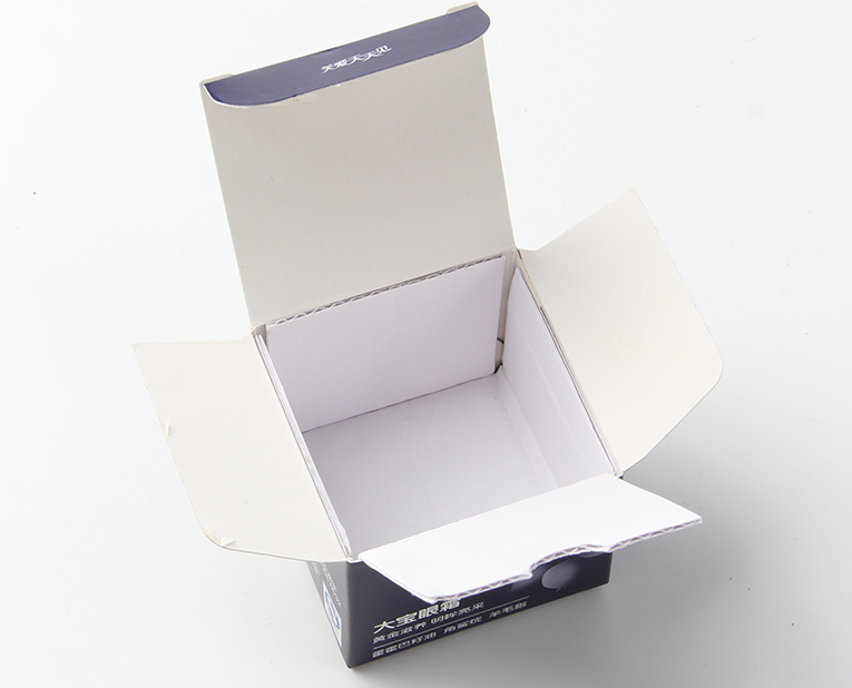 化妝品盒廠家的老師傅，為了讓工人早點(diǎn)放假，放出大招解決飛墨