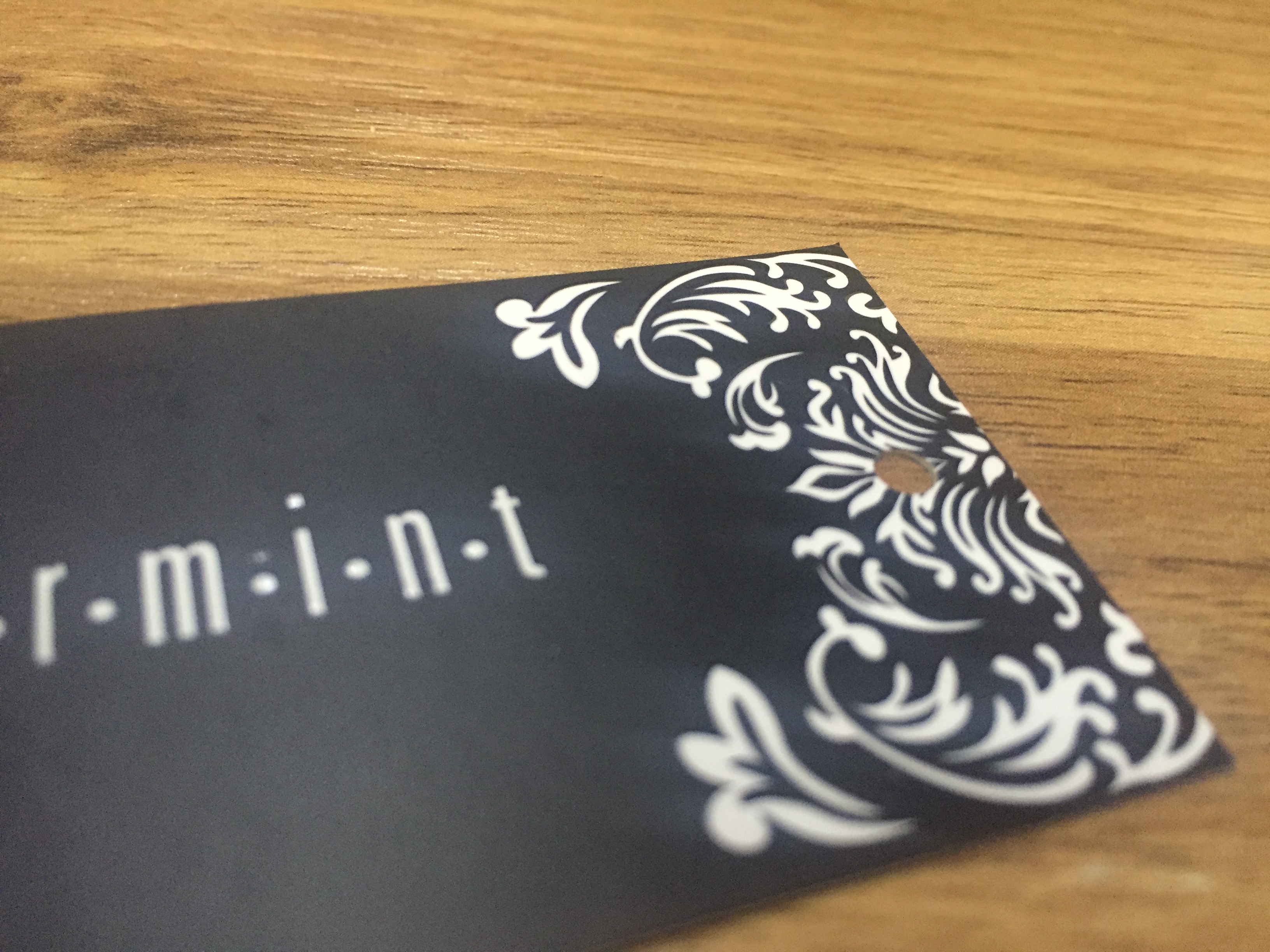 從t恤紙牌工廠回來(lái)的譚師傅，告訴我們他的苦逼經(jīng)歷