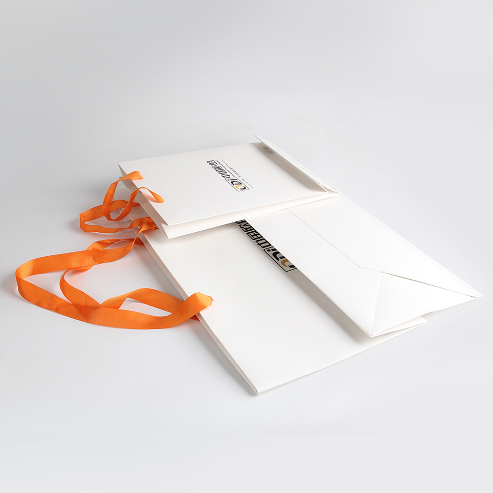 化妝品創(chuàng)業(yè)者的標(biāo)桿，紙袋工廠很榮幸見(jiàn)證了它的誕生