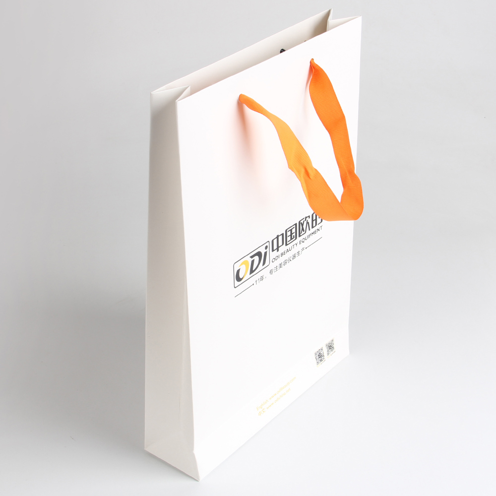 化妝品創(chuàng)業(yè)者的標(biāo)桿，紙袋工廠很榮幸見(jiàn)證了它的誕生