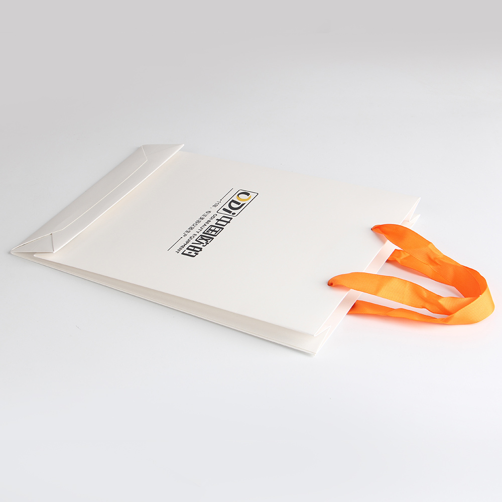 化妝品創(chuàng)業(yè)者的標(biāo)桿，紙袋工廠很榮幸見(jiàn)證了它的誕生