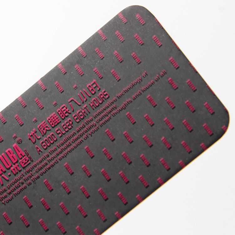 珠寶首飾如果要選擇吊牌定做材料，可以嘗鮮pvc材料哦