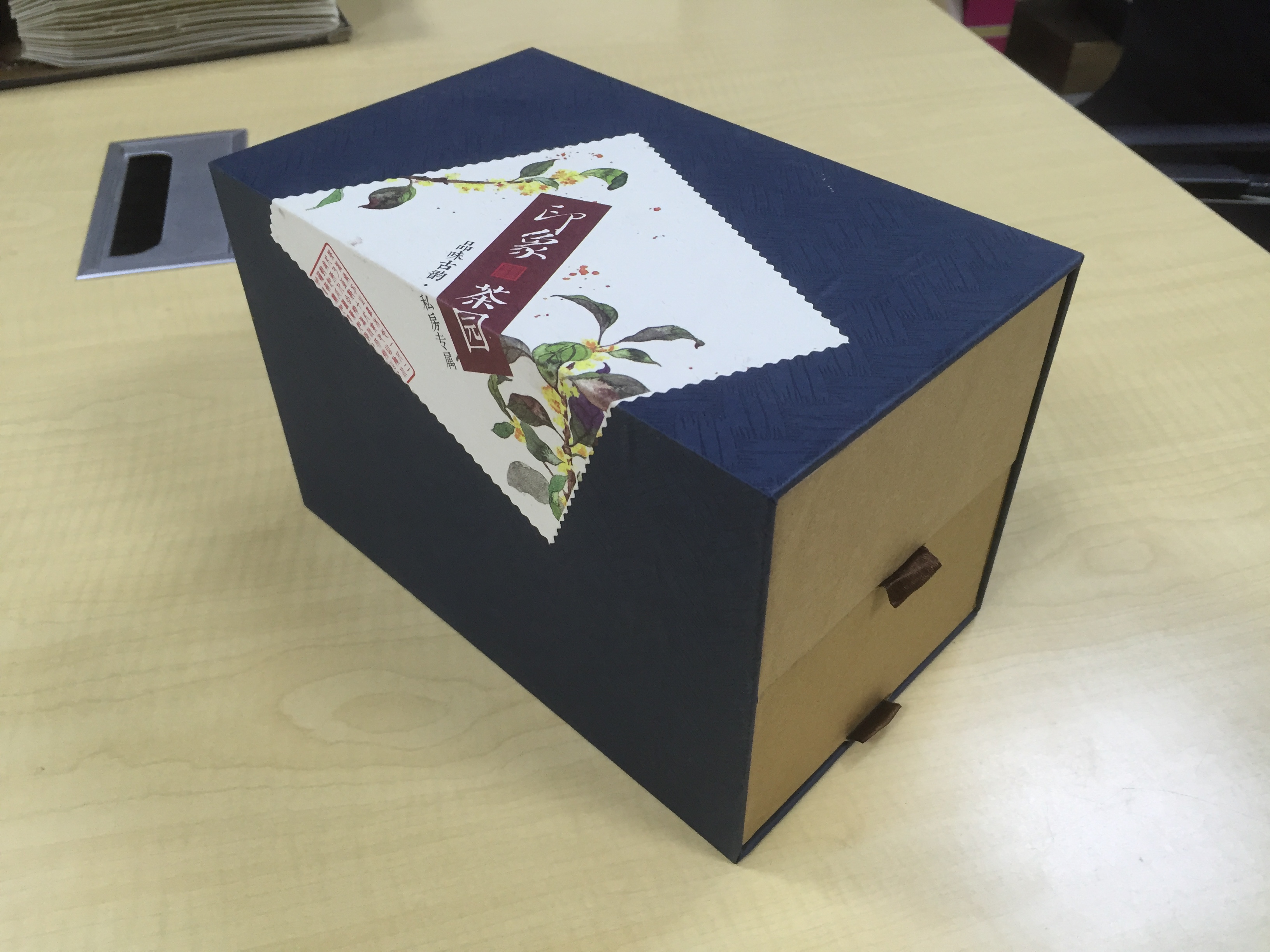 有保健品商家對禮品盒工廠的天地蓋不服，只好祭出雙開抽屜盒