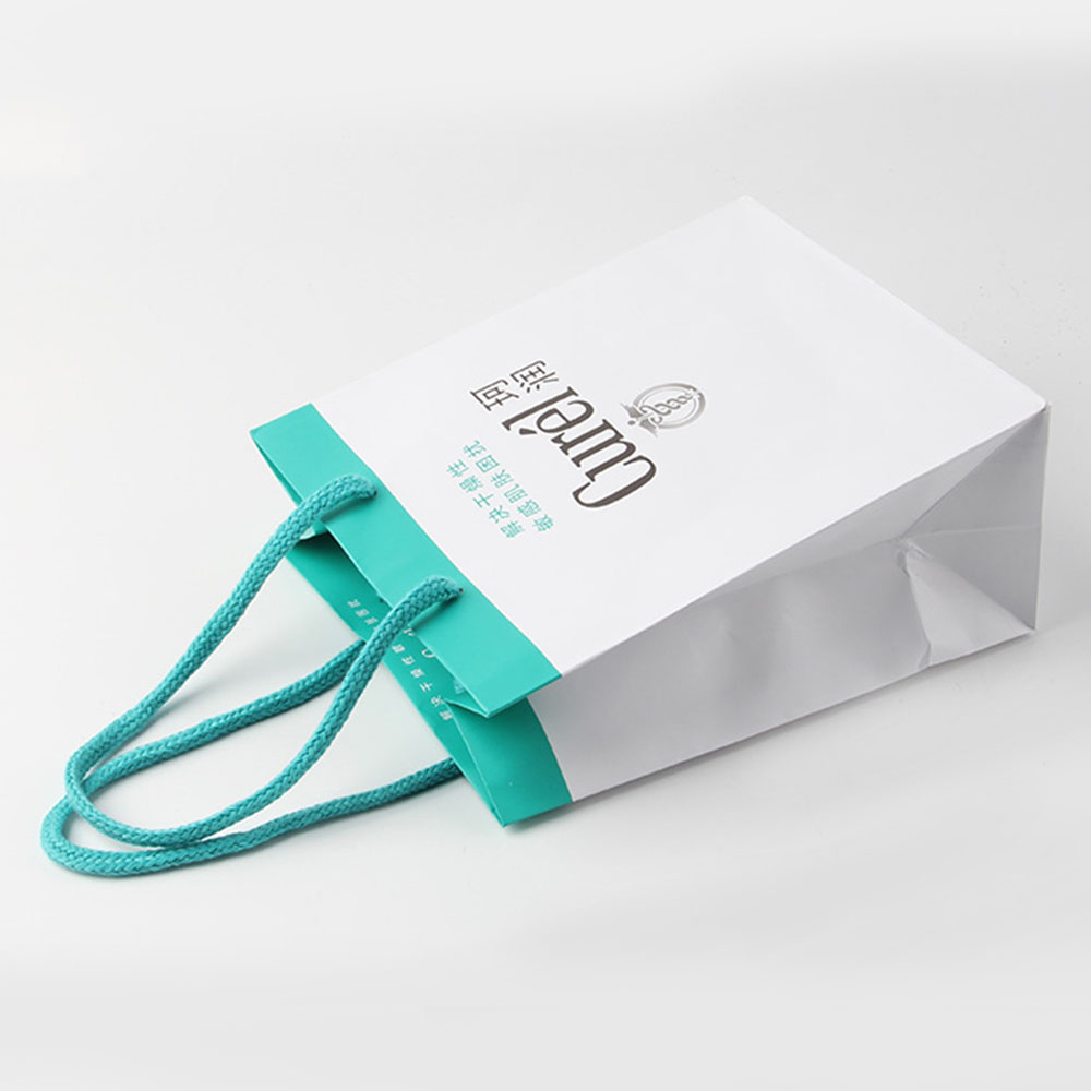 不同顏色燙印和普通印刷在手機(jī)紙袋上會(huì)又怎樣的訂做效果 不同顏色燙印和普通印刷在手機(jī)紙袋上會(huì)又怎樣的訂做效果