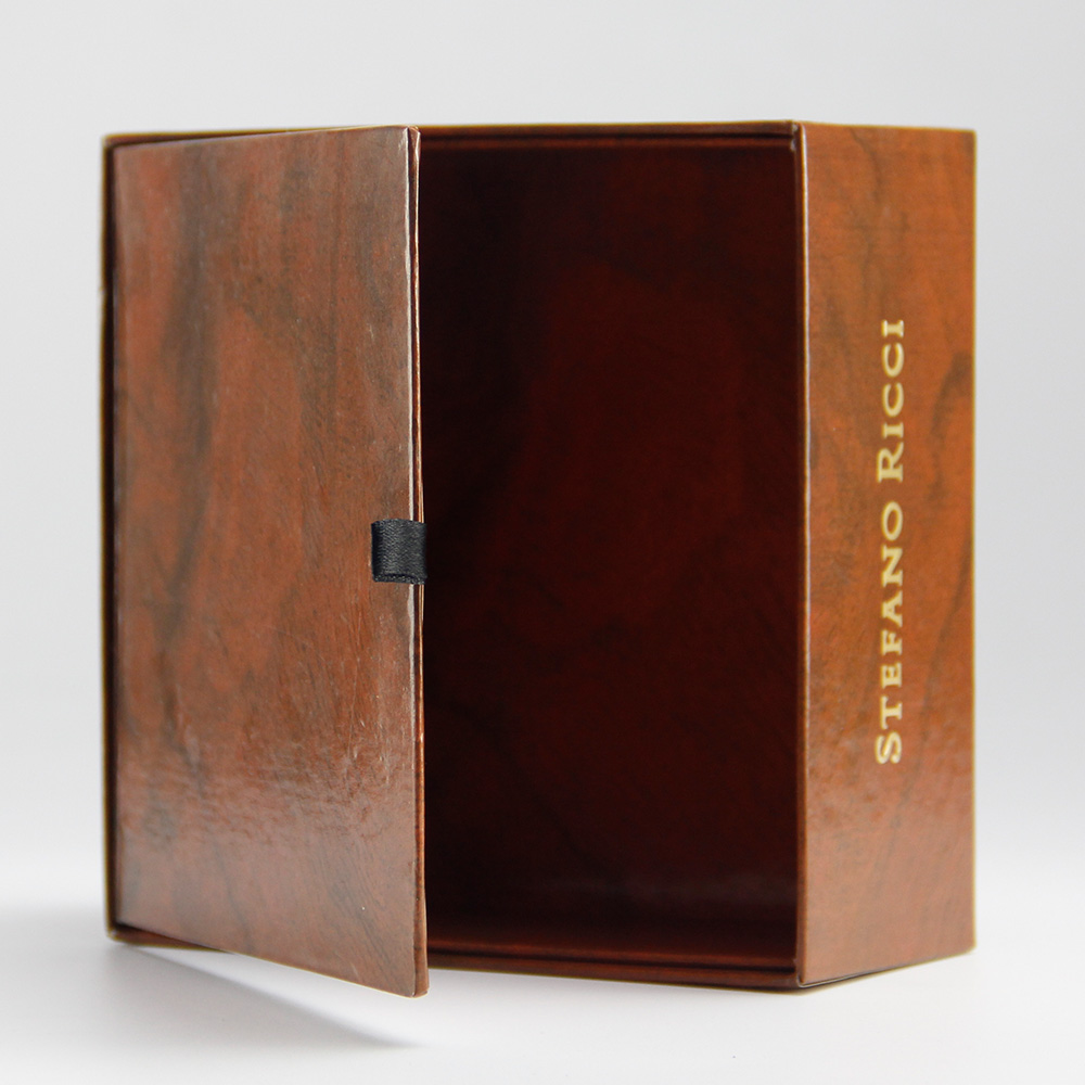 這種普通材料可做出高檔項(xiàng)鏈禮品盒訂制效果 這種普通材料可做出高檔項(xiàng)鏈禮品盒訂制效果