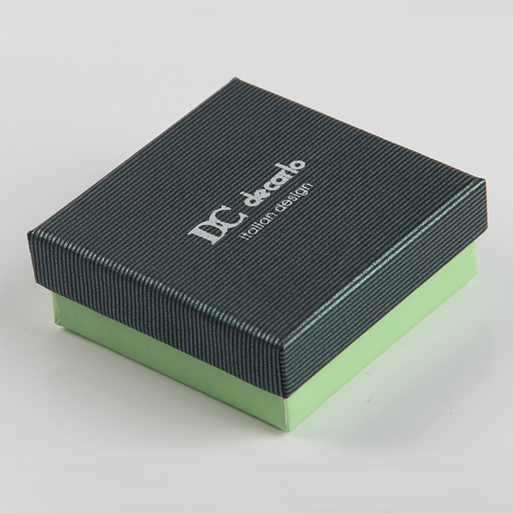 珠寶精裝盒定做最大的內(nèi)托勁敵居然是異味！