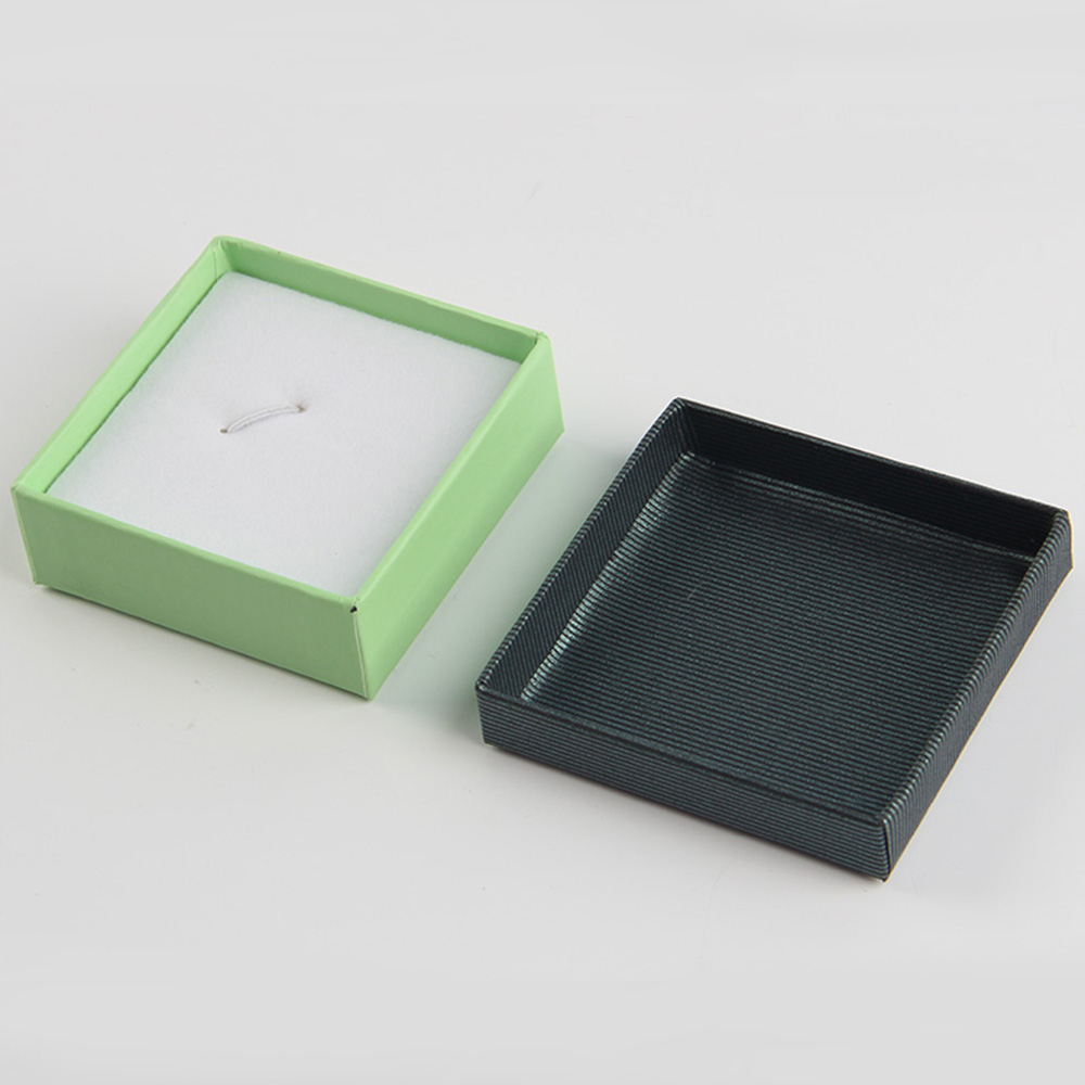 珠寶精裝盒定做最大的內(nèi)托勁敵居然是異味！