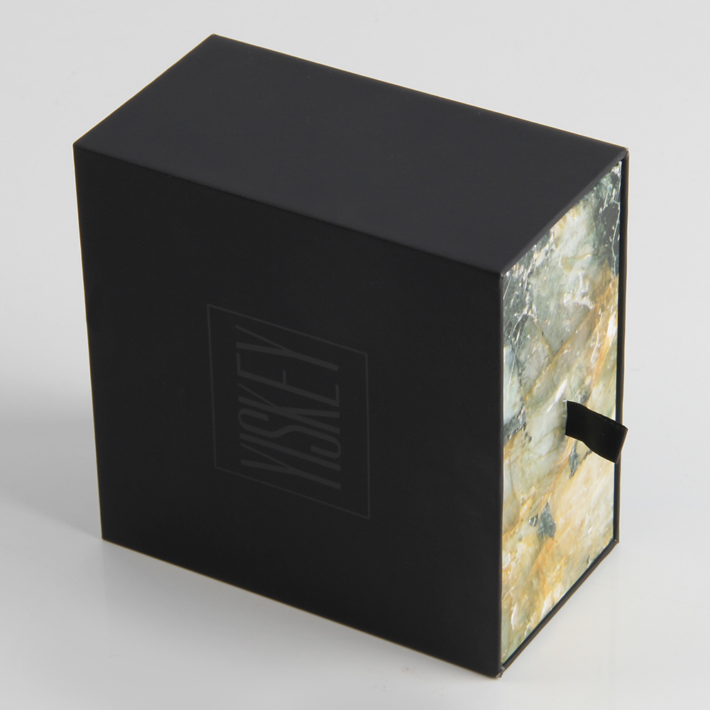 廣州精裝盒工廠的開機(jī)費(fèi)之所以坑是有苦衷的 廣州精裝盒工廠的開機(jī)費(fèi)之所以坑是有苦衷的